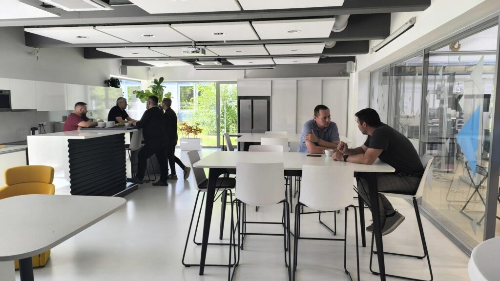 Exkurzia TECH INNOVATION HUB zameraná na digitalizáciu priemyslu